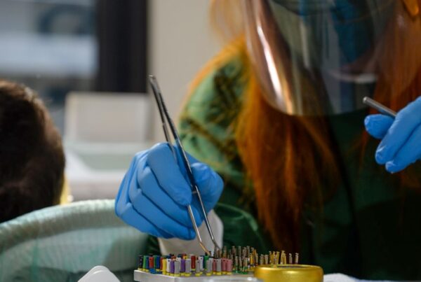 Planification numérique d'une réhabilitation implantaire avec guide chirurgical et scanner intraoral