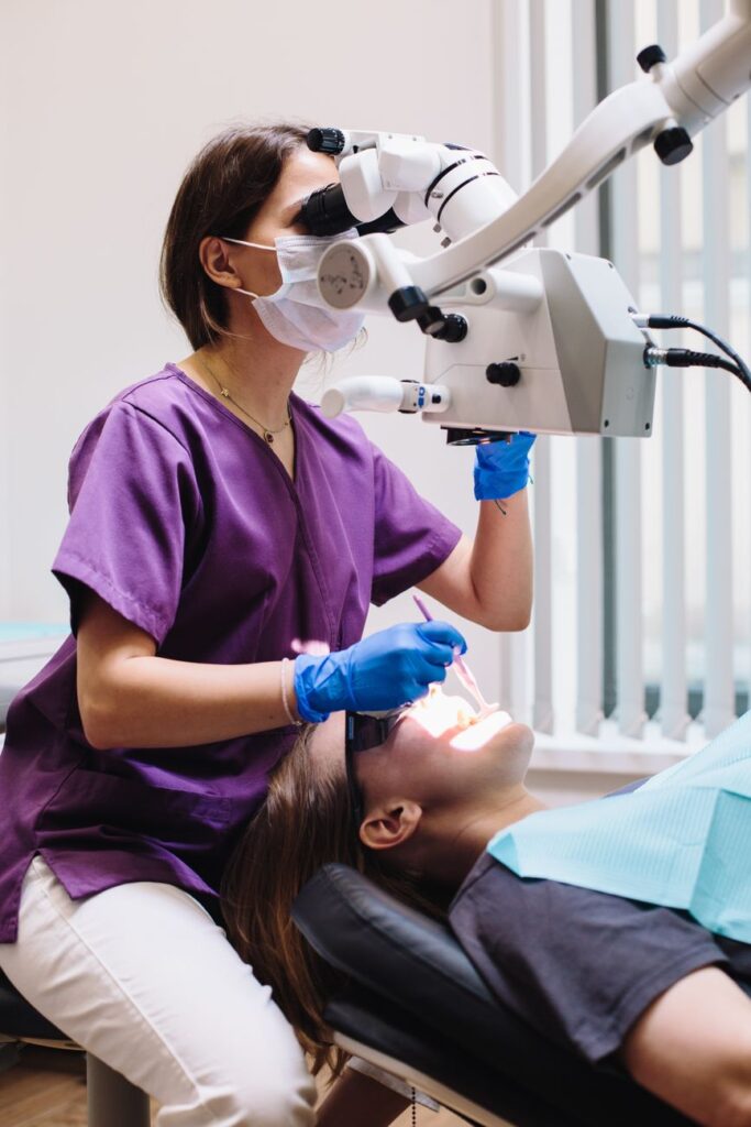 Poste de travail de dentisterie numérique avec scanner, logiciel de CFAO et imprimante 3D